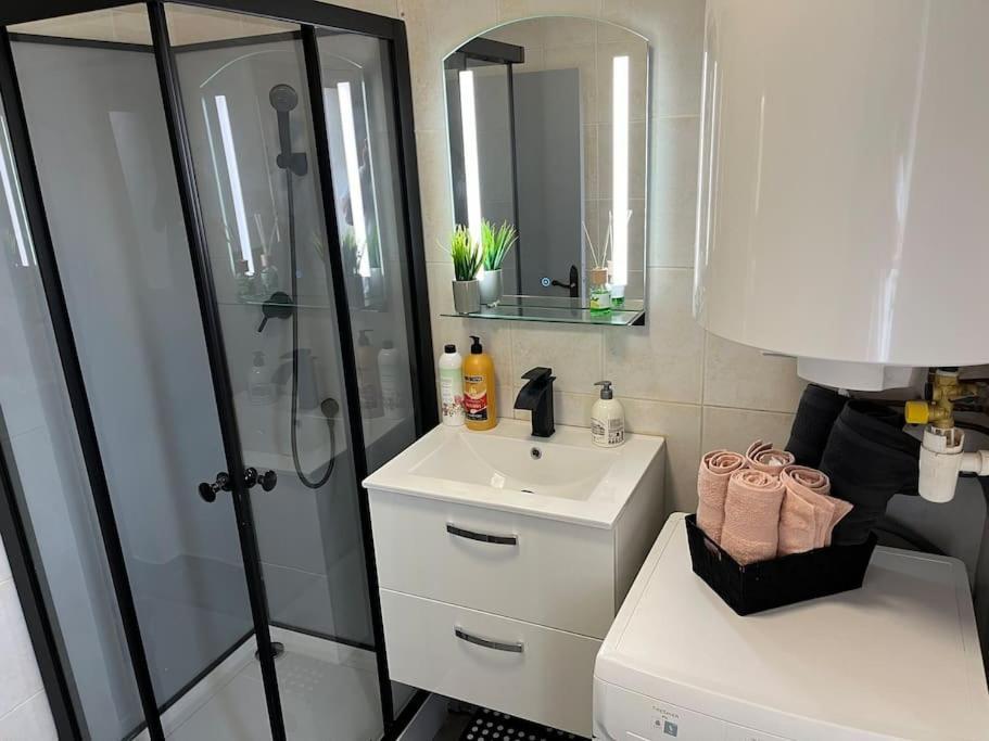 Bel Appartement Neuf, Bien Situe Carcassonne Exteriör bild